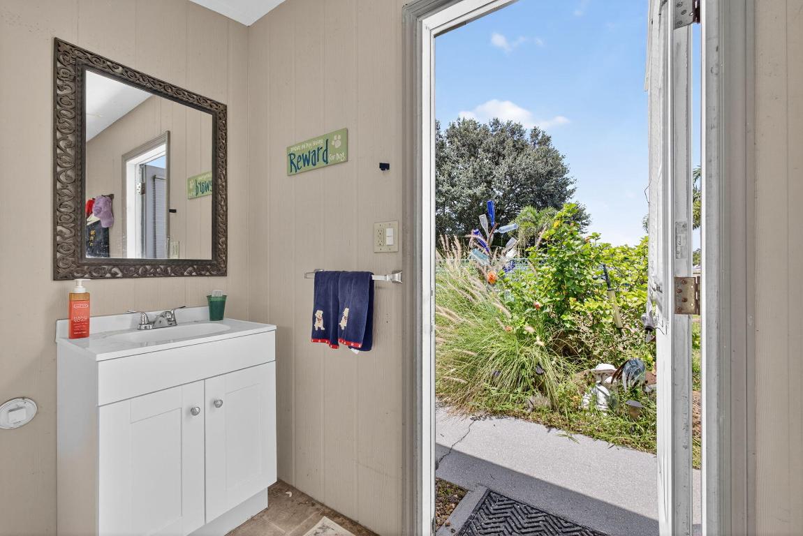 LOXAHATCHEE GROVES - Residential