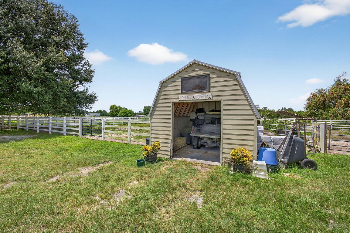 LOXAHATCHEE GROVES - Residential