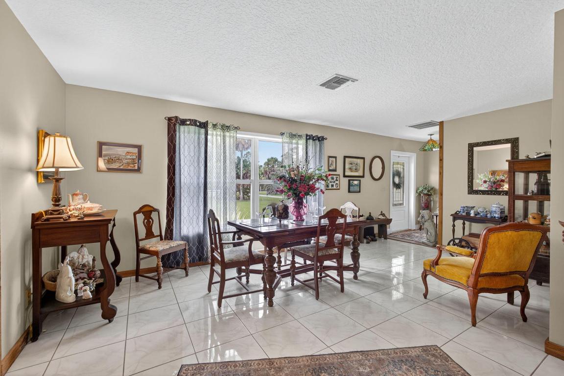 LOXAHATCHEE GROVES - Residential