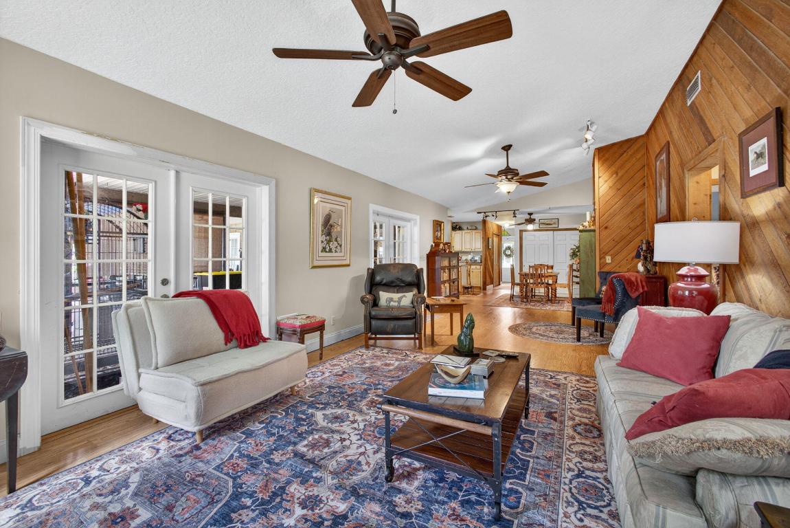 LOXAHATCHEE GROVES - Residential