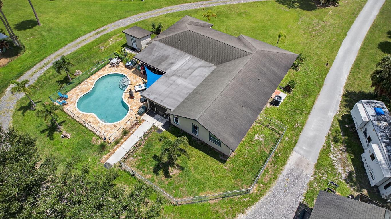 LOXAHATCHEE GROVES - Residential
