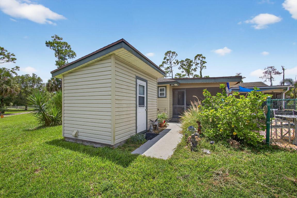 LOXAHATCHEE GROVES - Residential