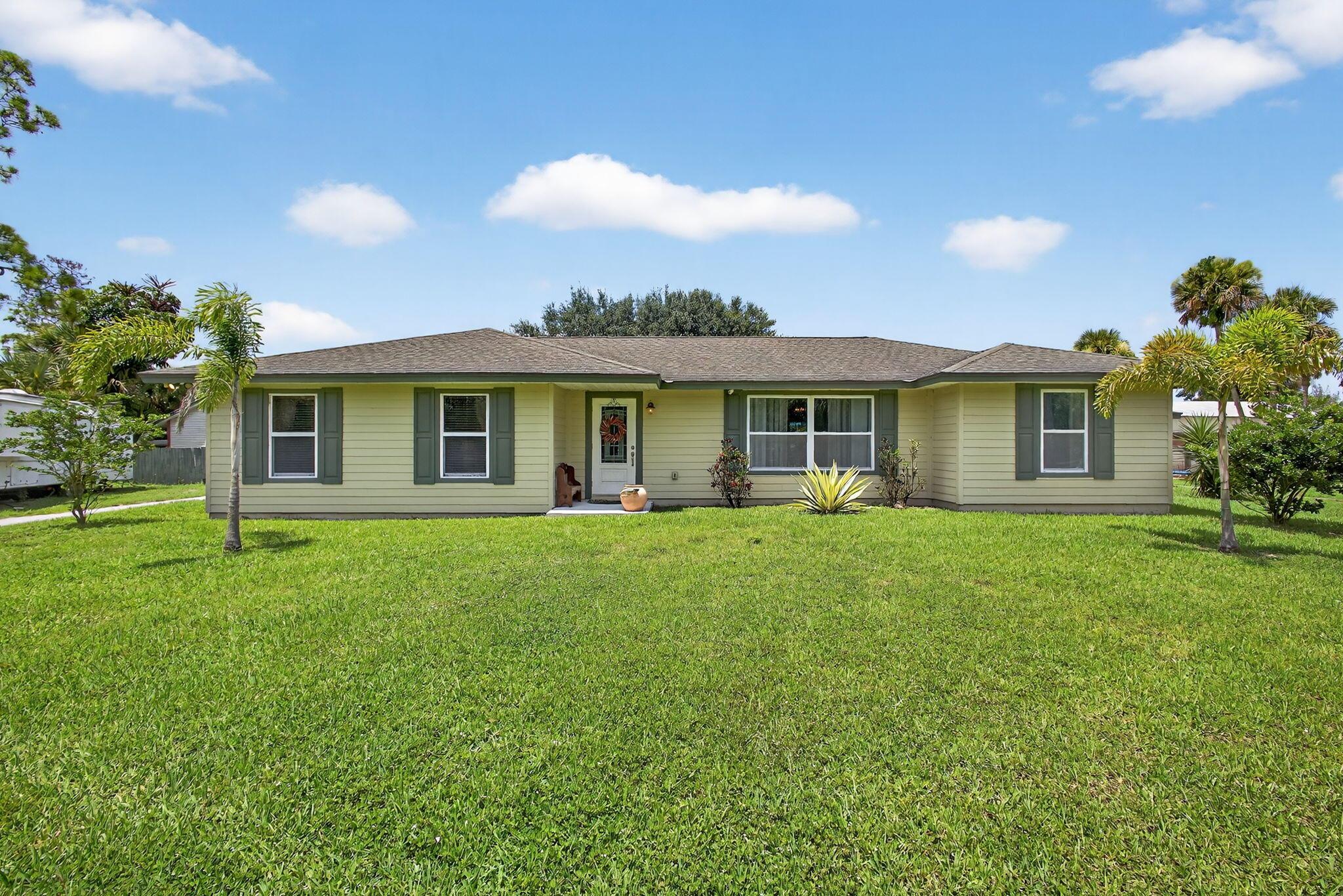 LOXAHATCHEE GROVES - Residential