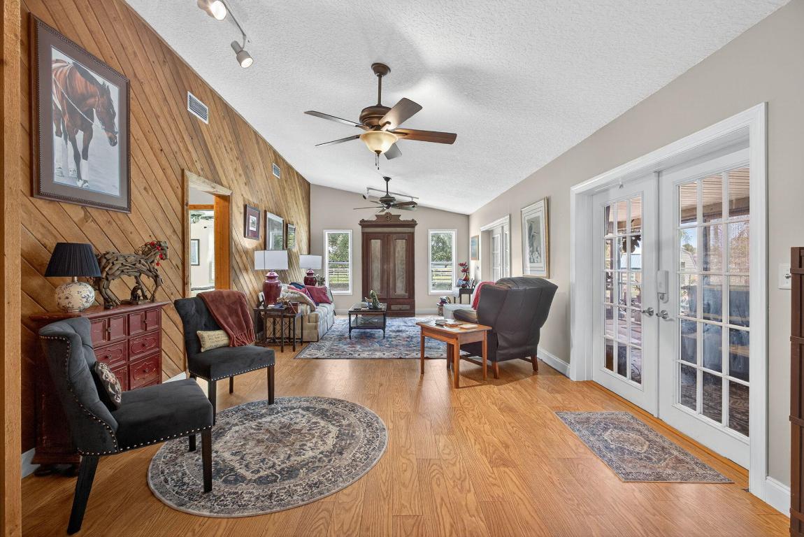 LOXAHATCHEE GROVES - Residential