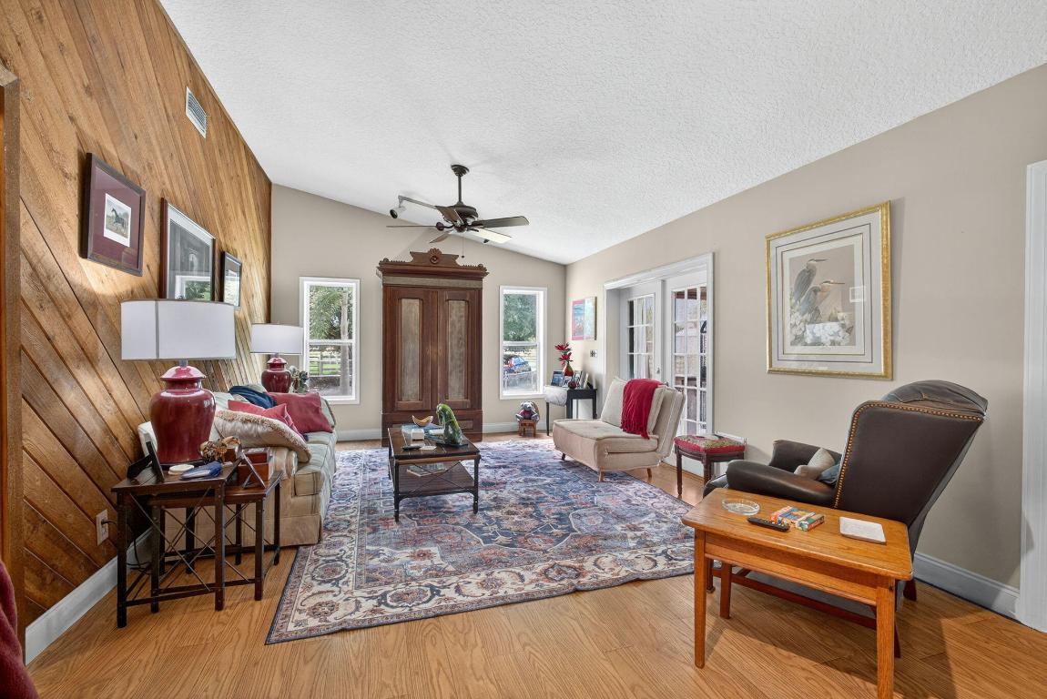 LOXAHATCHEE GROVES - Residential