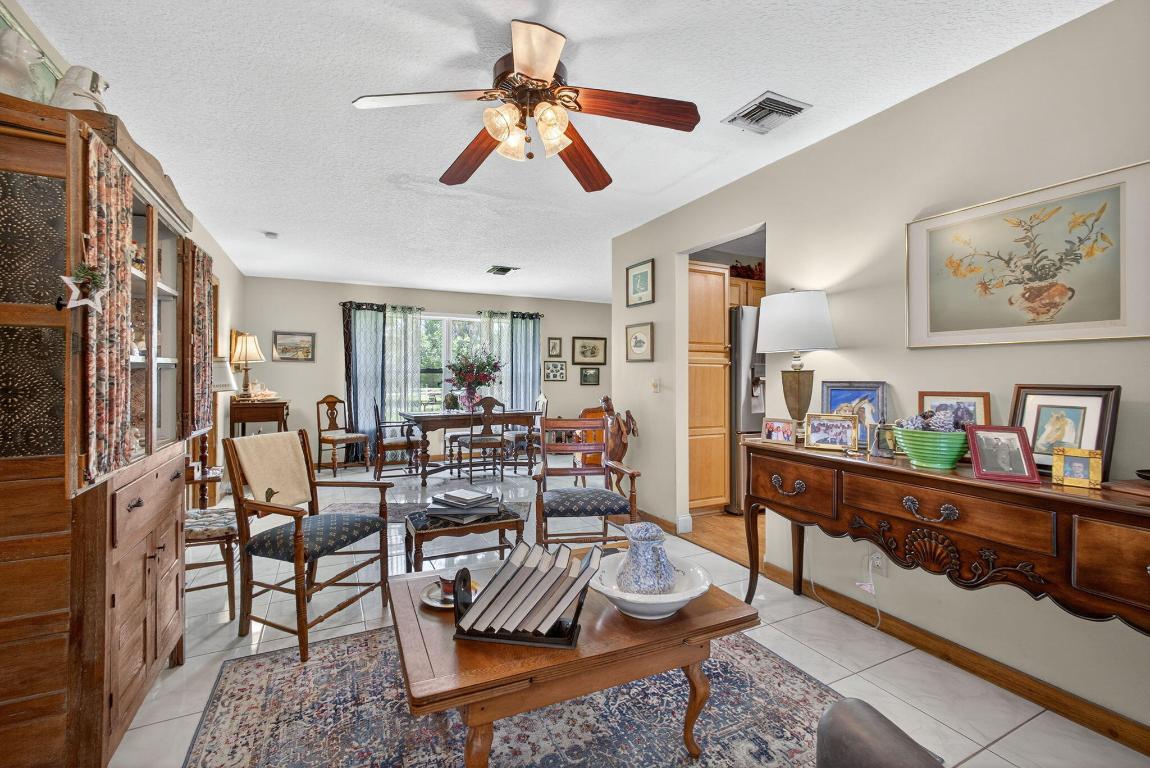 LOXAHATCHEE GROVES - Residential