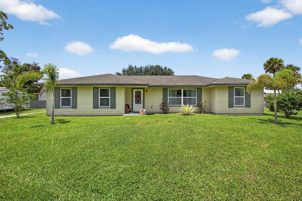 LOXAHATCHEE GROVES - Residential