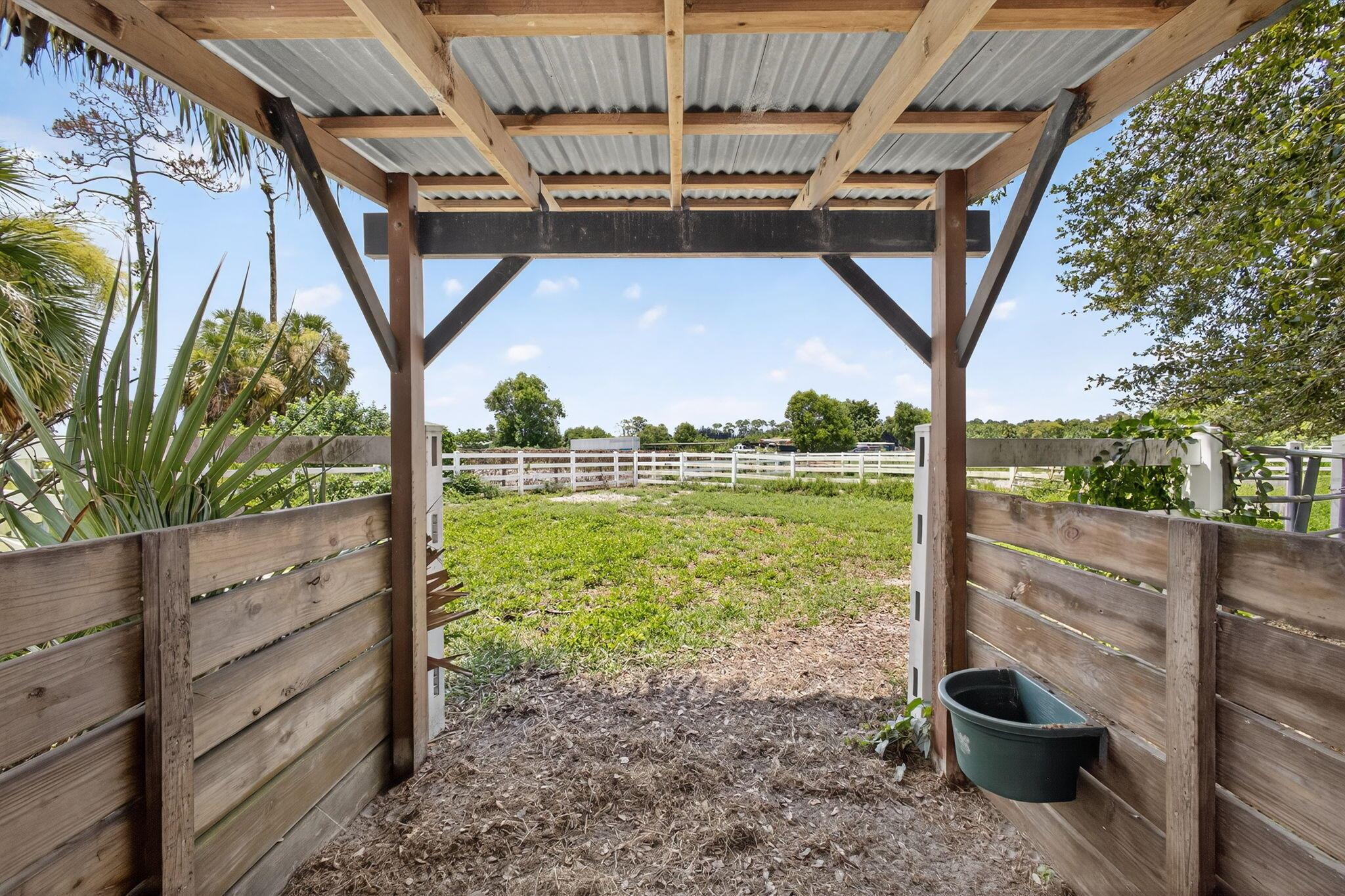 LOXAHATCHEE GROVES - Residential