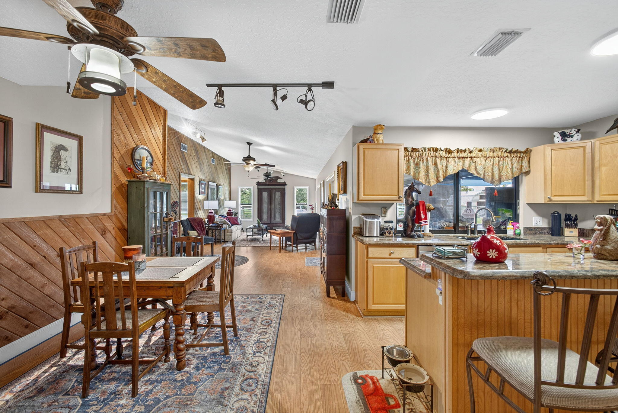 LOXAHATCHEE GROVES - Residential