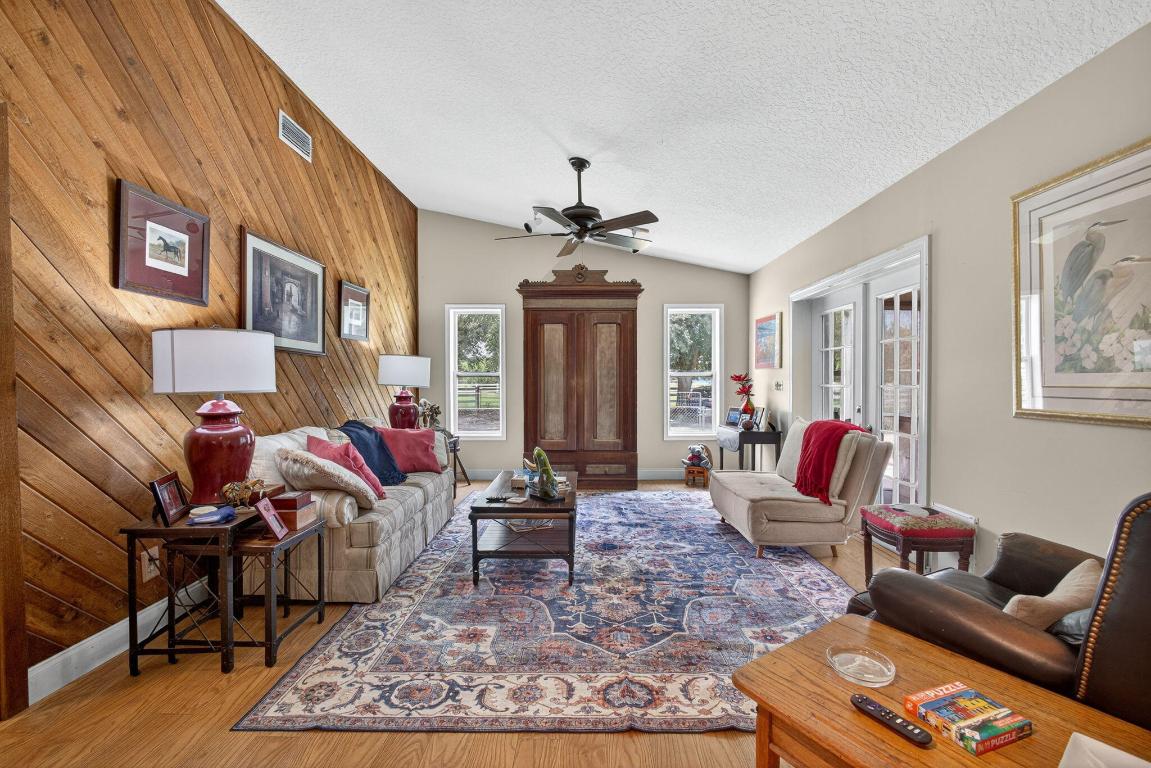 LOXAHATCHEE GROVES - Residential