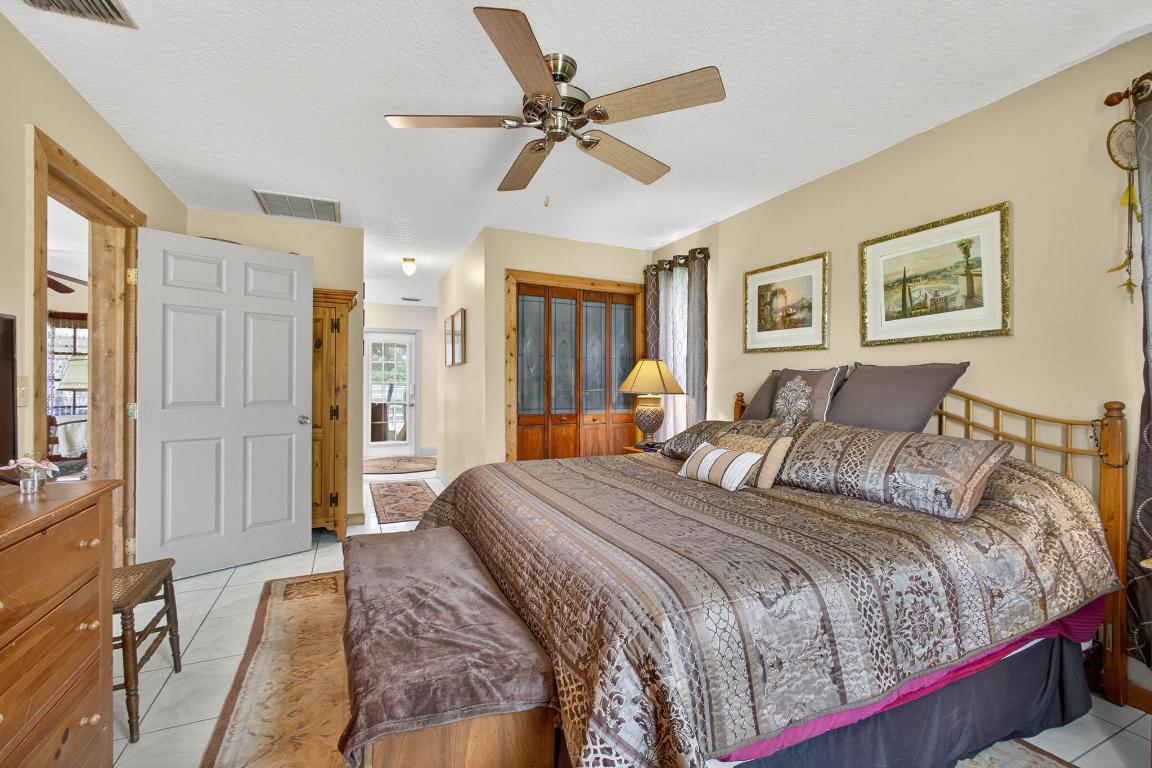 LOXAHATCHEE GROVES - Residential