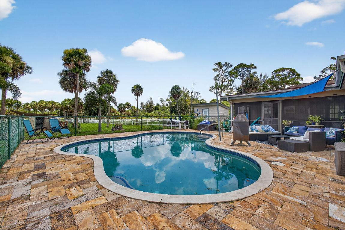 LOXAHATCHEE GROVES - Residential