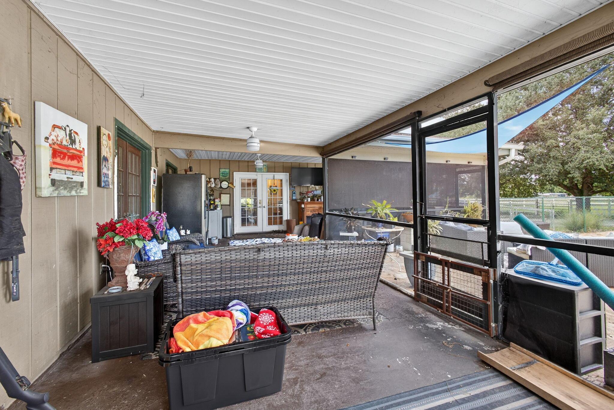 LOXAHATCHEE GROVES - Residential