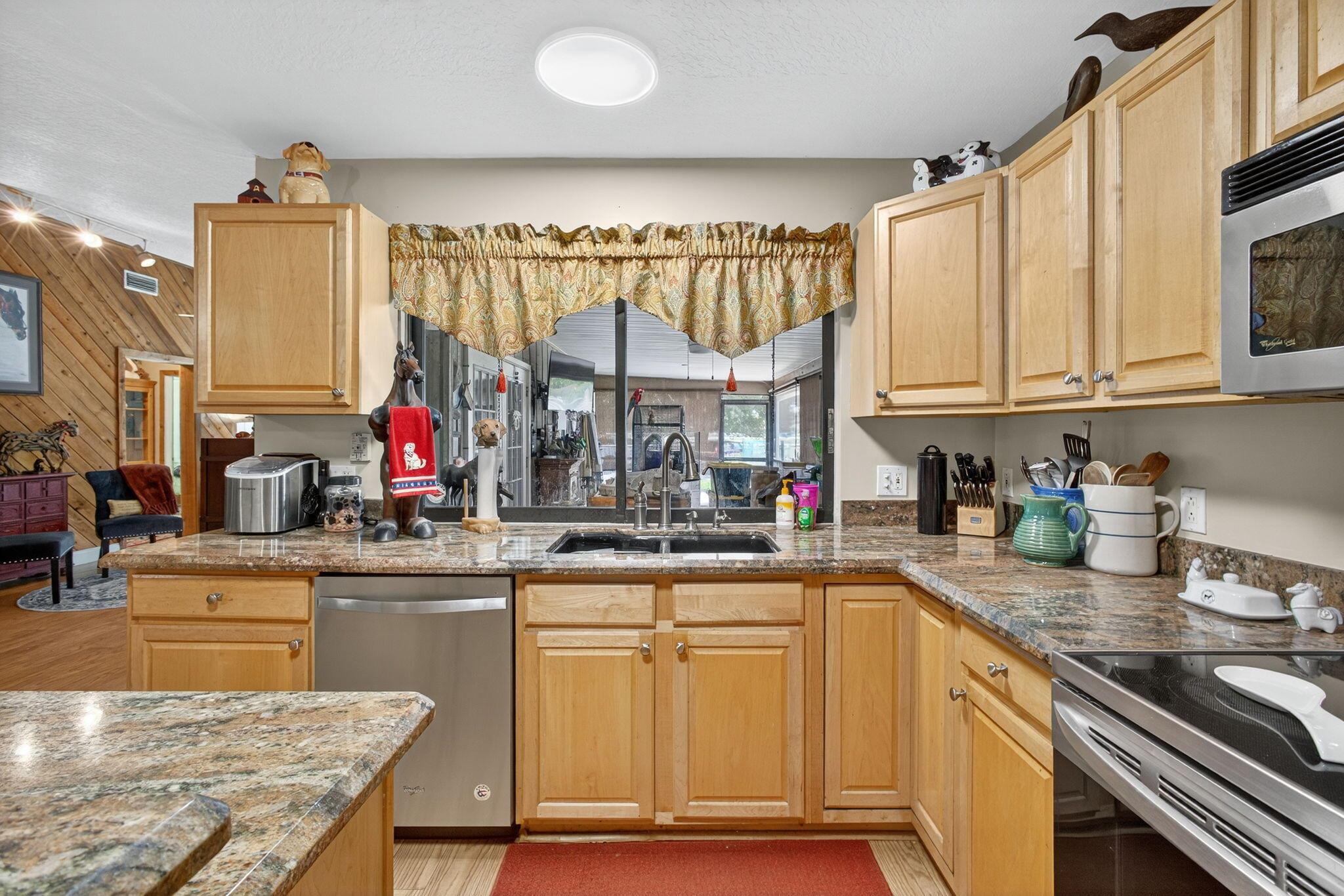 LOXAHATCHEE GROVES - Residential