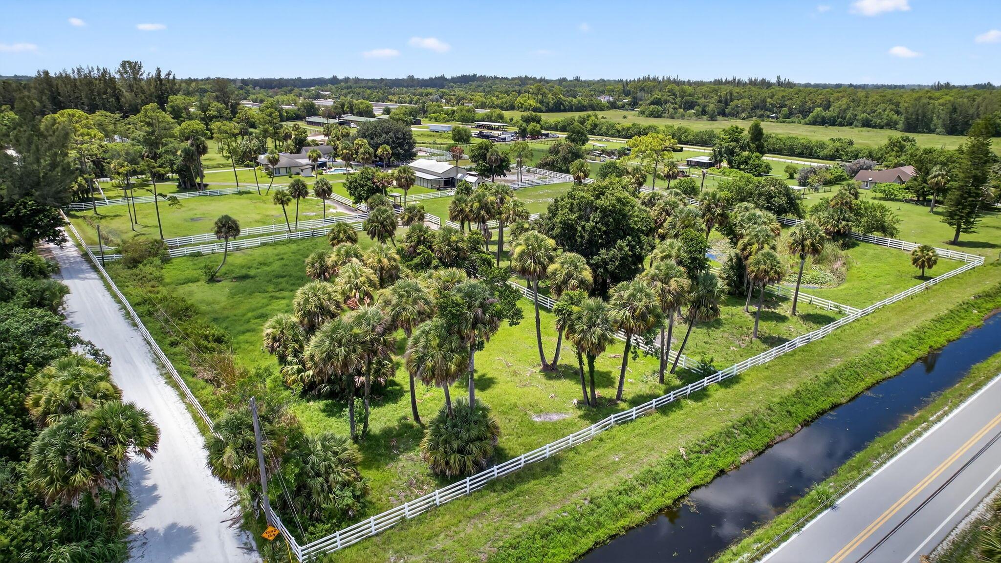 LOXAHATCHEE GROVES - Residential