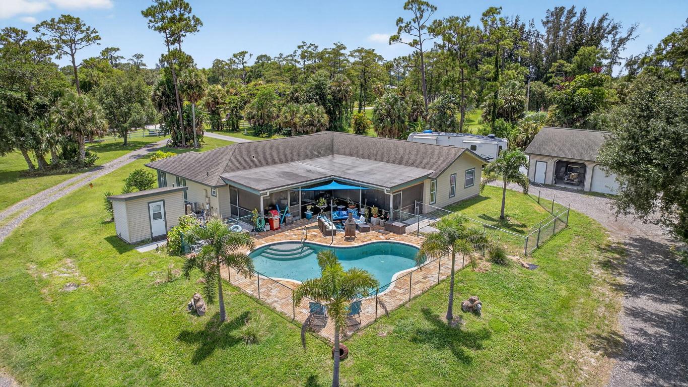 LOXAHATCHEE GROVES - Residential