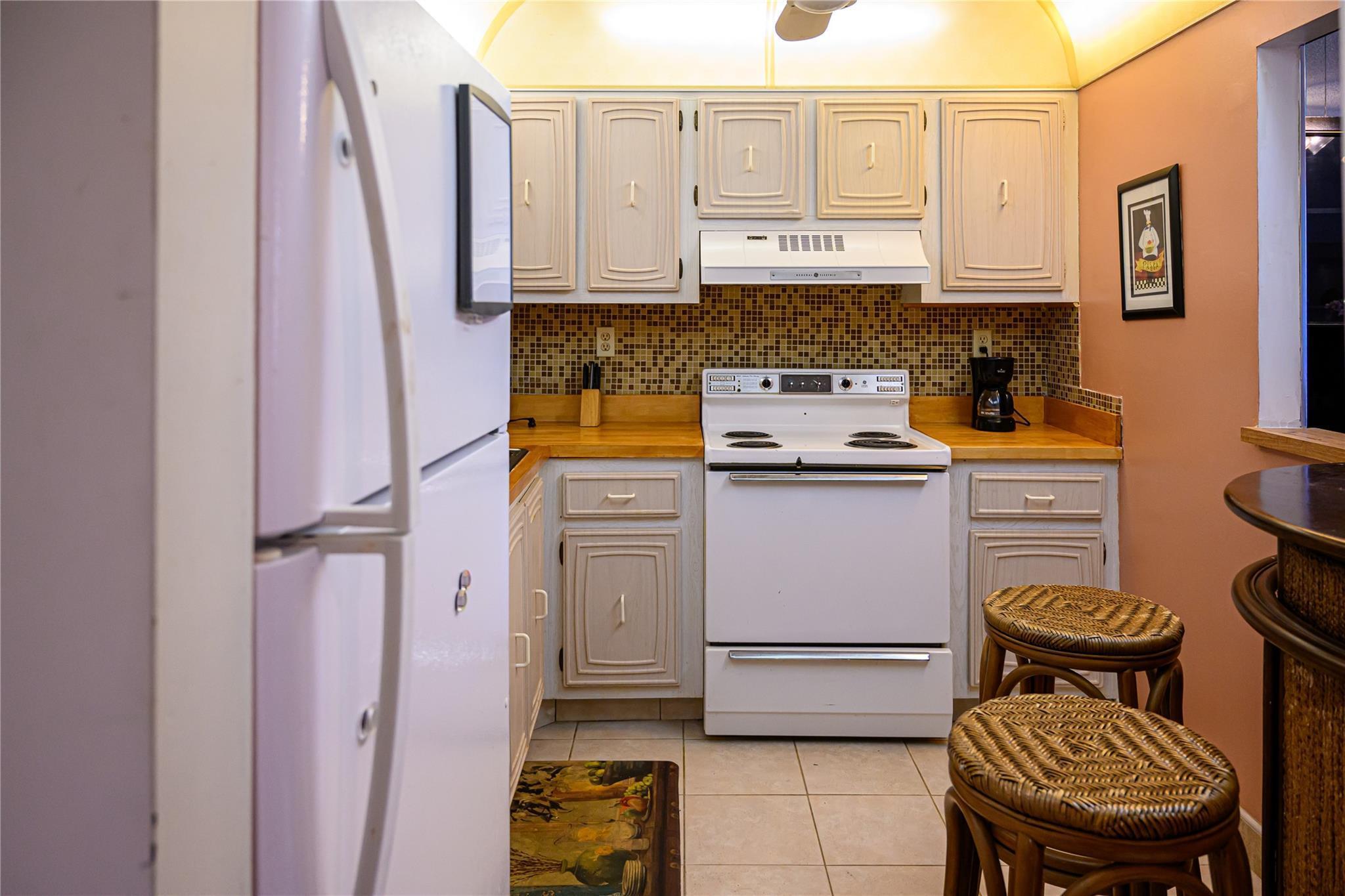 View photos, virtual tours, details... 3821 Environ Boulevard 202
