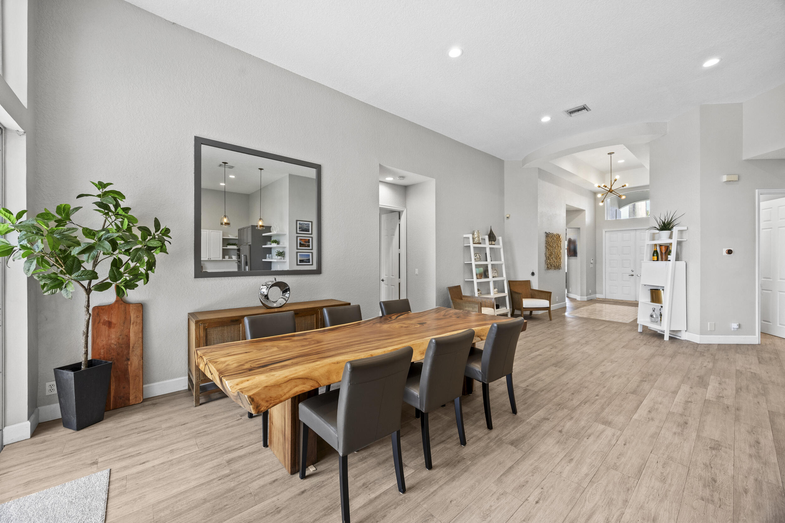 HAMILTON PLACE - Residential