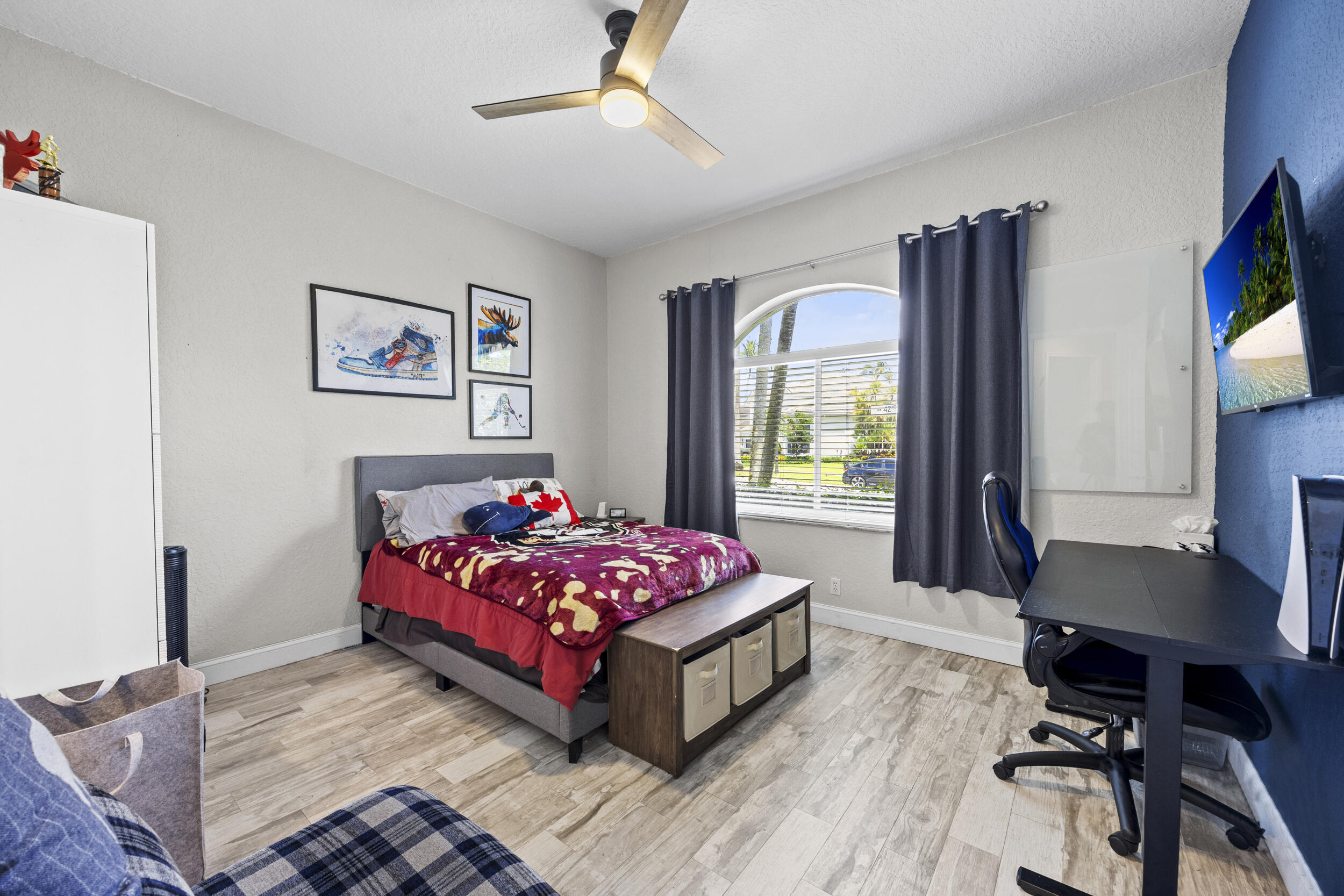 HAMILTON PLACE - Residential