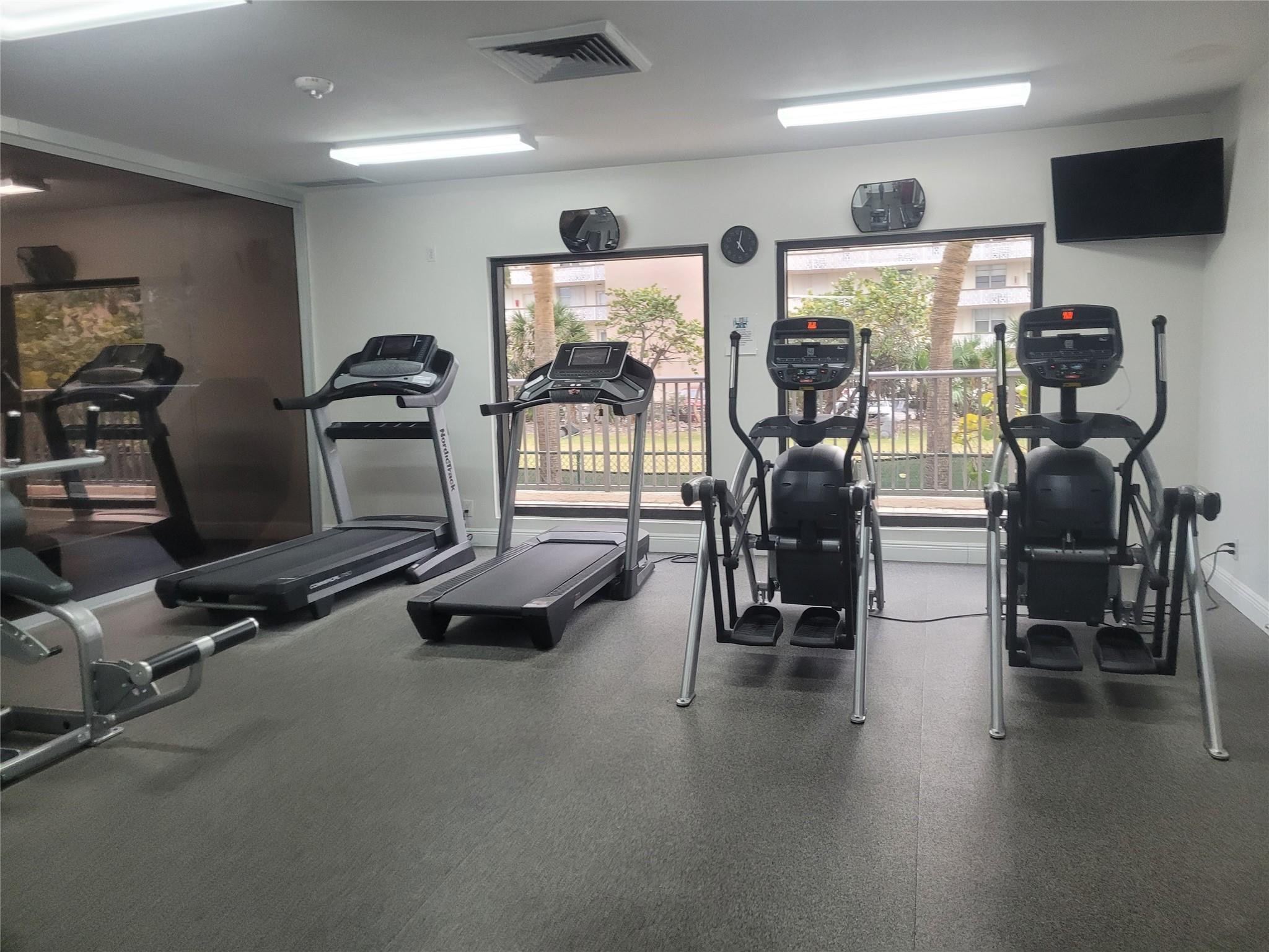 1912 S Ocean Drive 9C