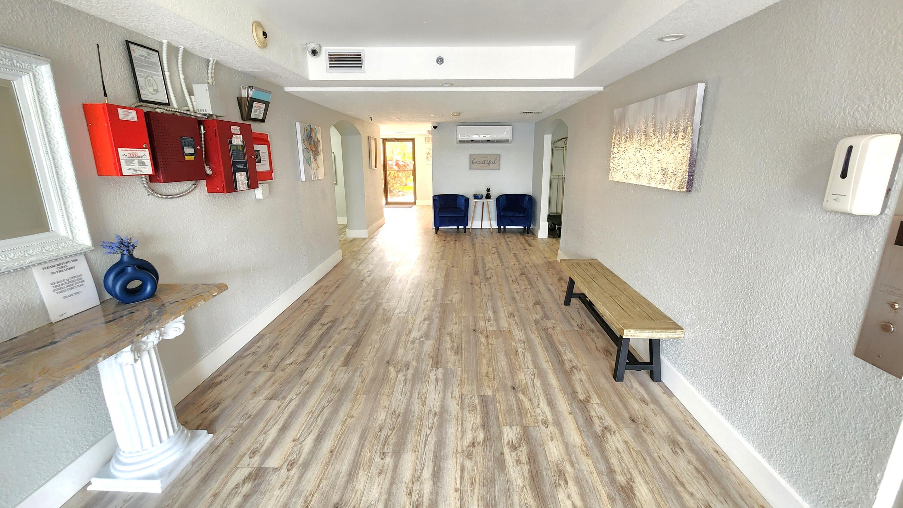 View photos, virtual tours, details... 2255 Lindell Boulevard 4303