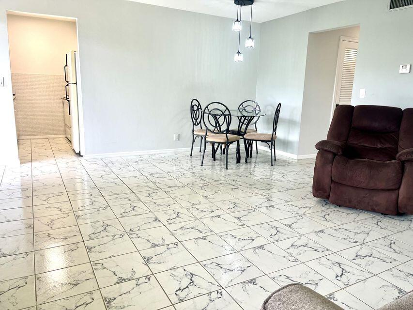 TOWNSITE APTS XVI CONDO - Residential Lease