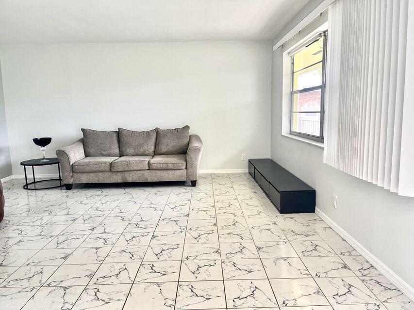 TOWNSITE APTS XVI CONDO - Residential Lease