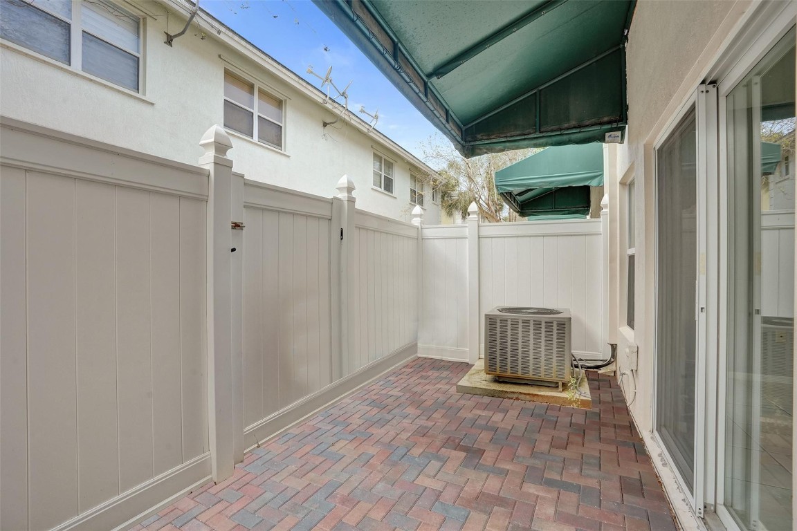 CAMBRIDGE PARK TOWNHOMES - Residential