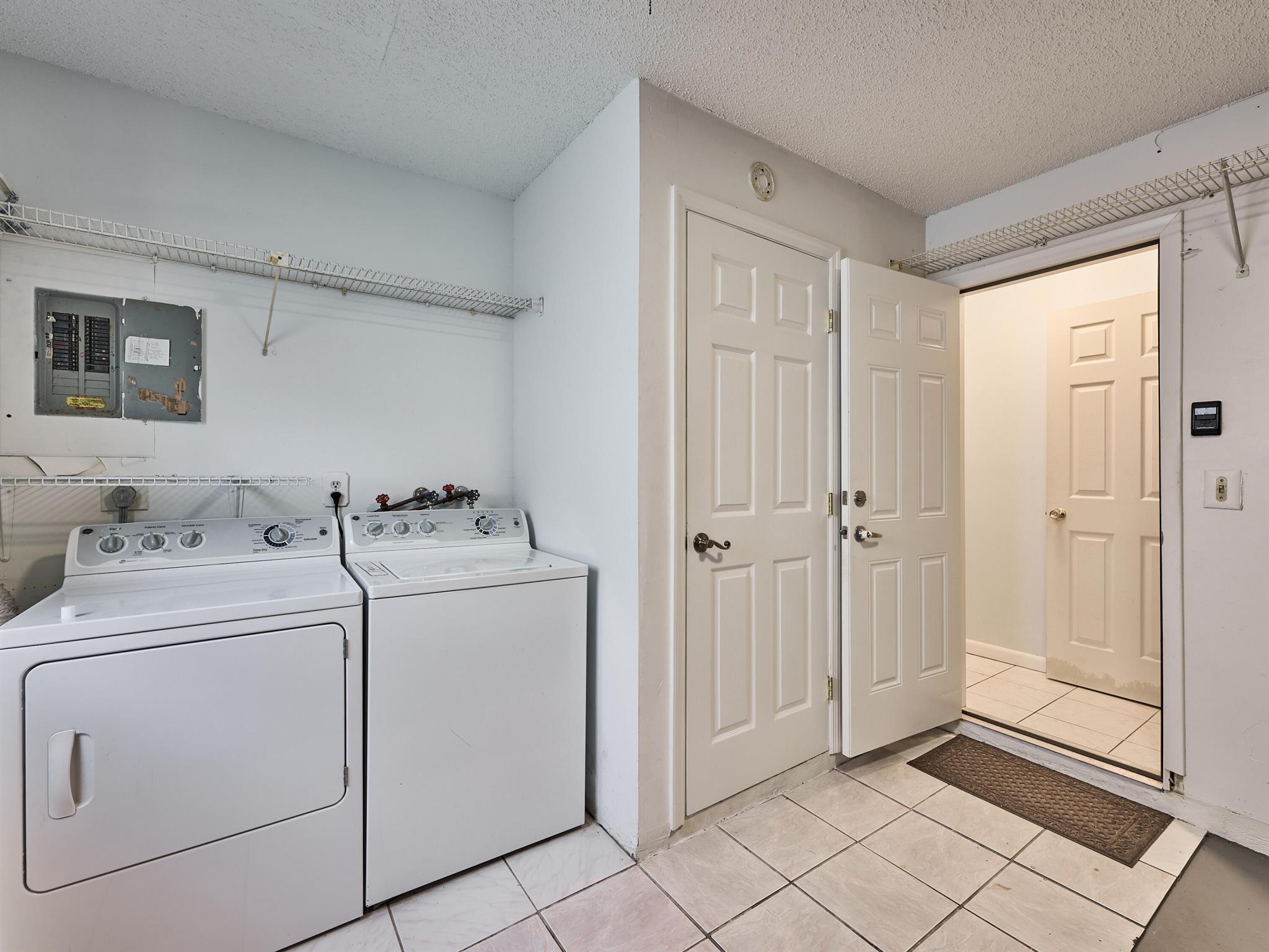 PALM BEACH LEISUREVILLE S - Residential