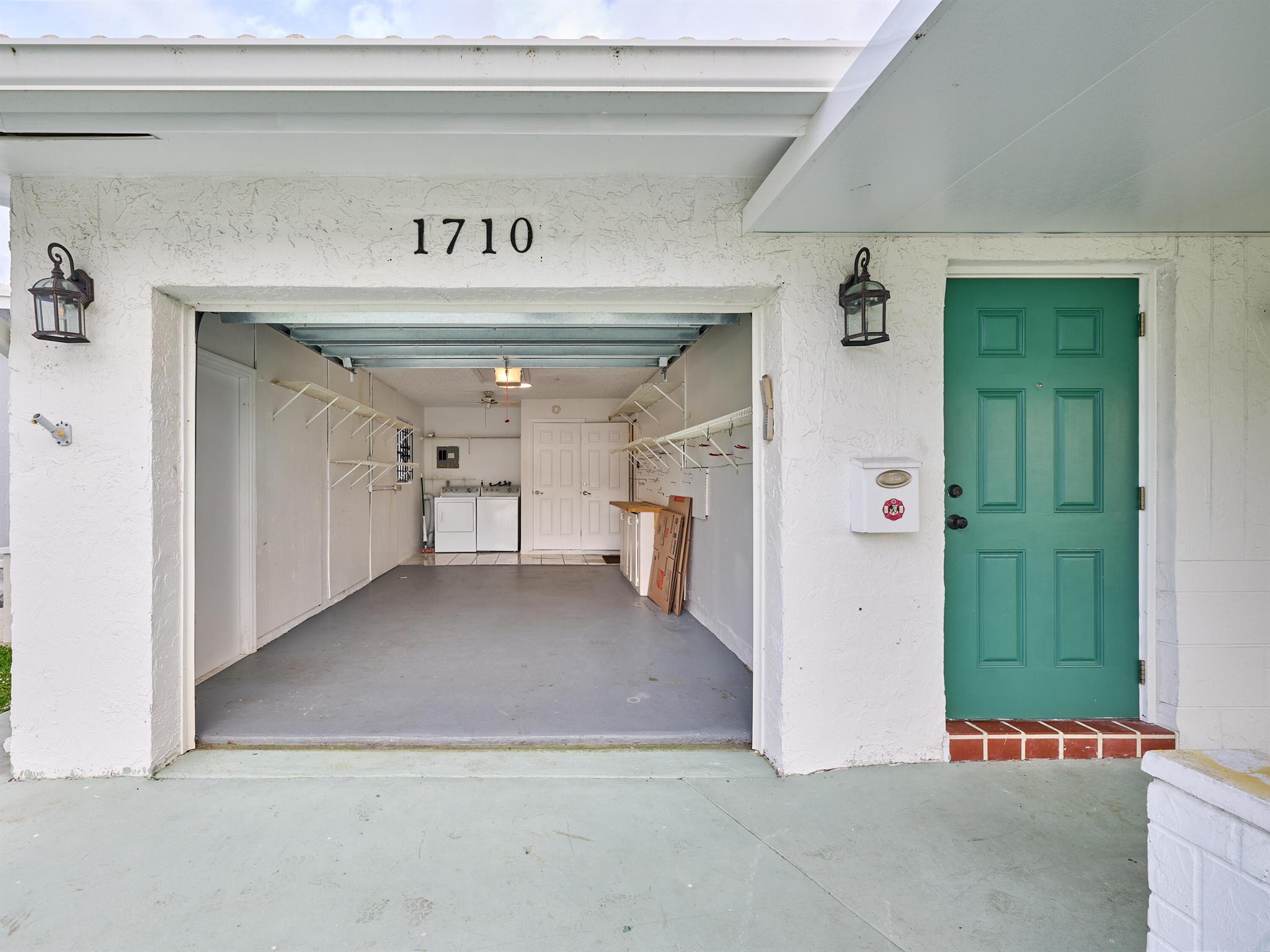 PALM BEACH LEISUREVILLE S - Residential