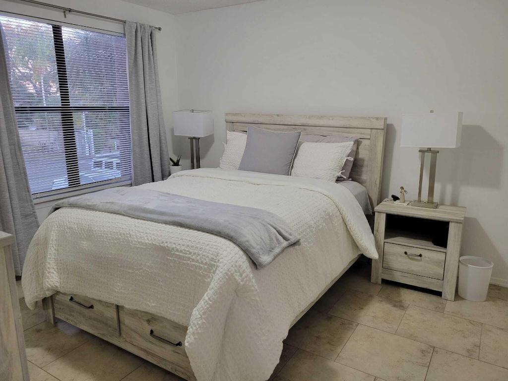 BOYNTON LANDINGS CONDOMINIUM - Residential