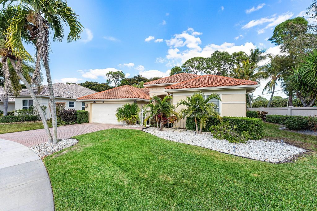 Photo of 6529 Jog Estates Lane, Boynton Beach, FL 33437 (MLS # R11164934)