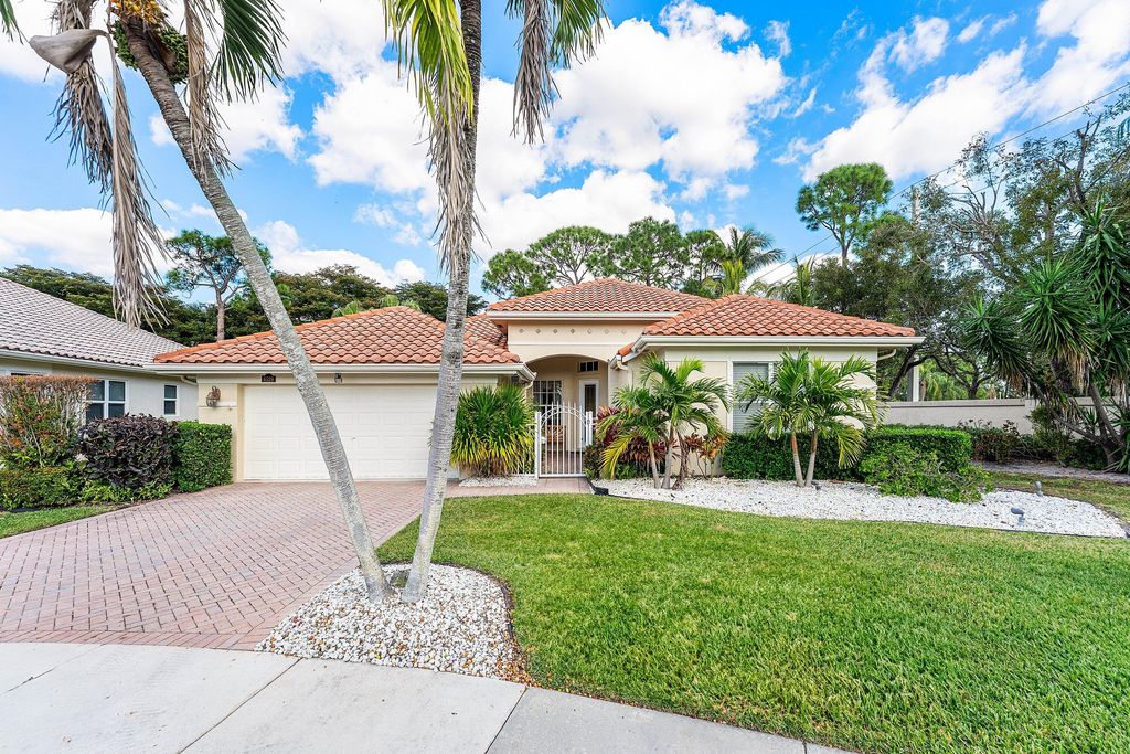 Photo of 6529 Jog Estates Lane, Boynton Beach, FL 33437 (MLS # R11164934)