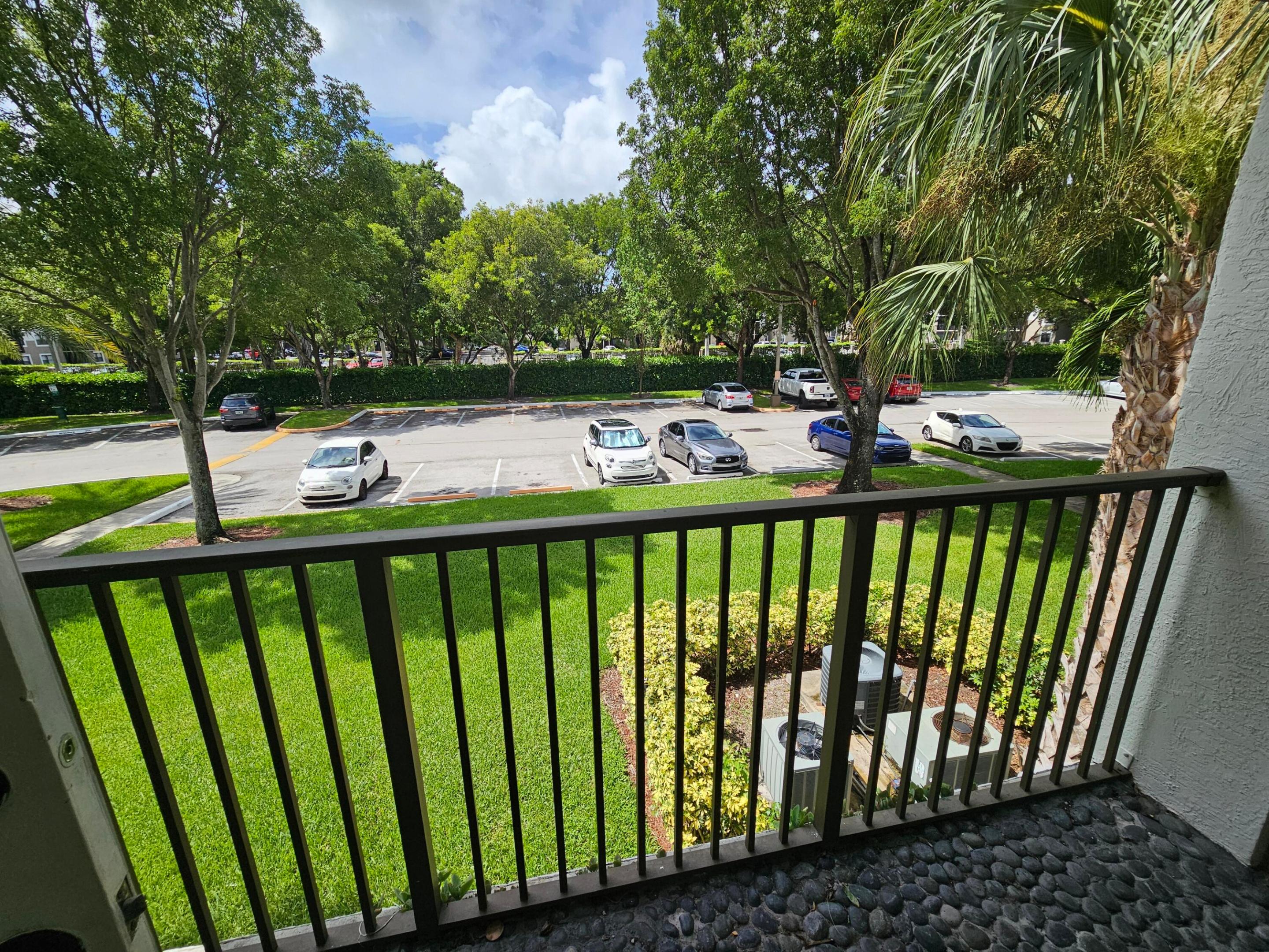 HOLLYWOOD PARC CONDOMINIUM - Residential