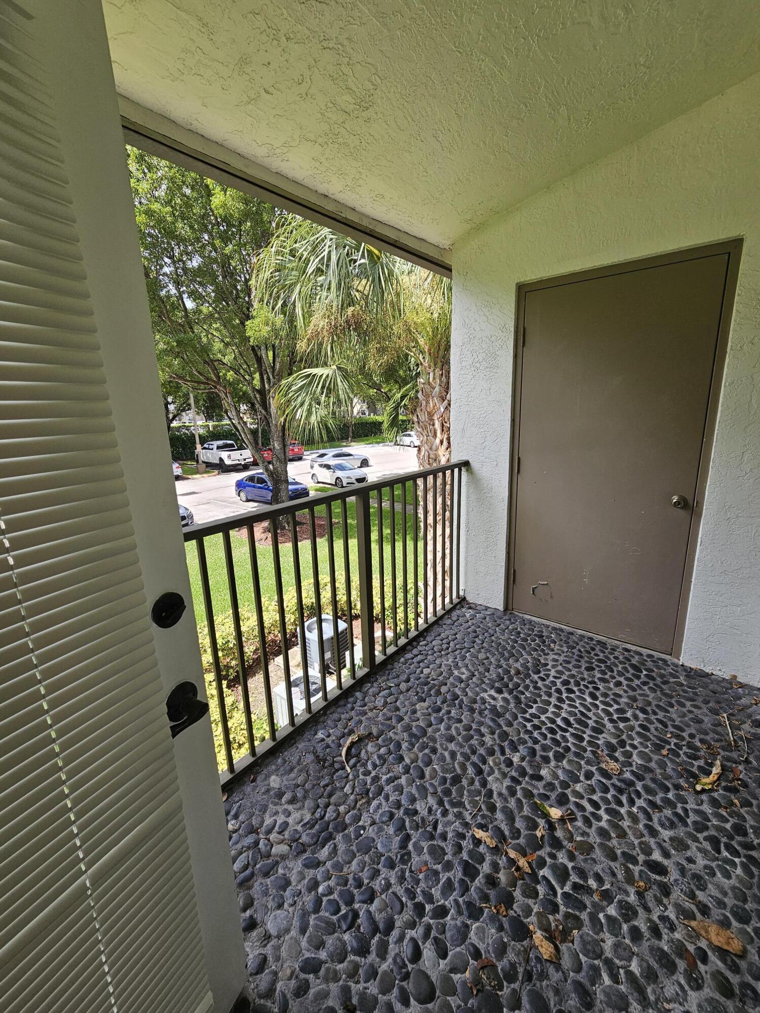 HOLLYWOOD PARC CONDOMINIUM - Residential
