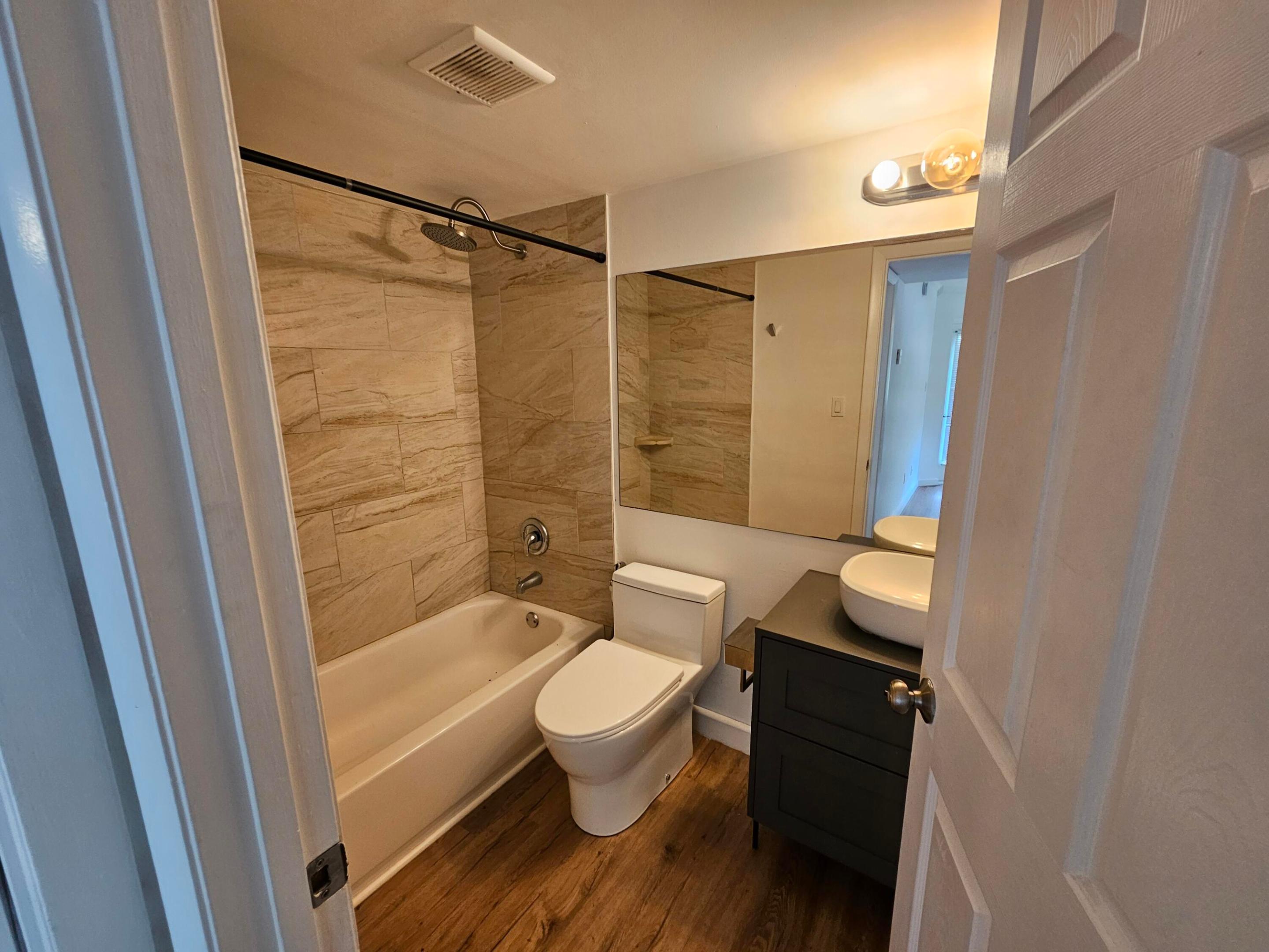 HOLLYWOOD PARC CONDOMINIUM - Residential