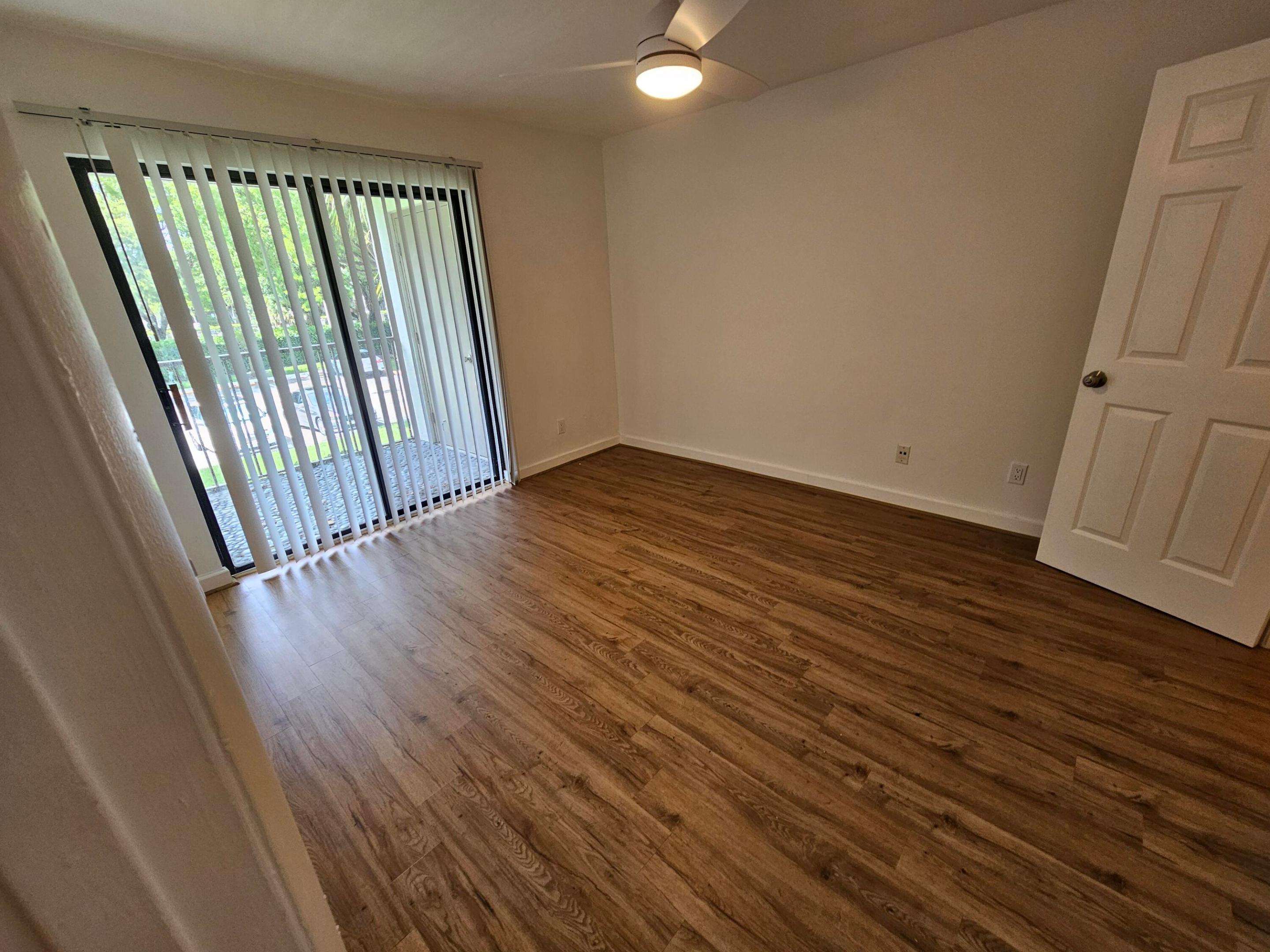 HOLLYWOOD PARC CONDOMINIUM - Residential