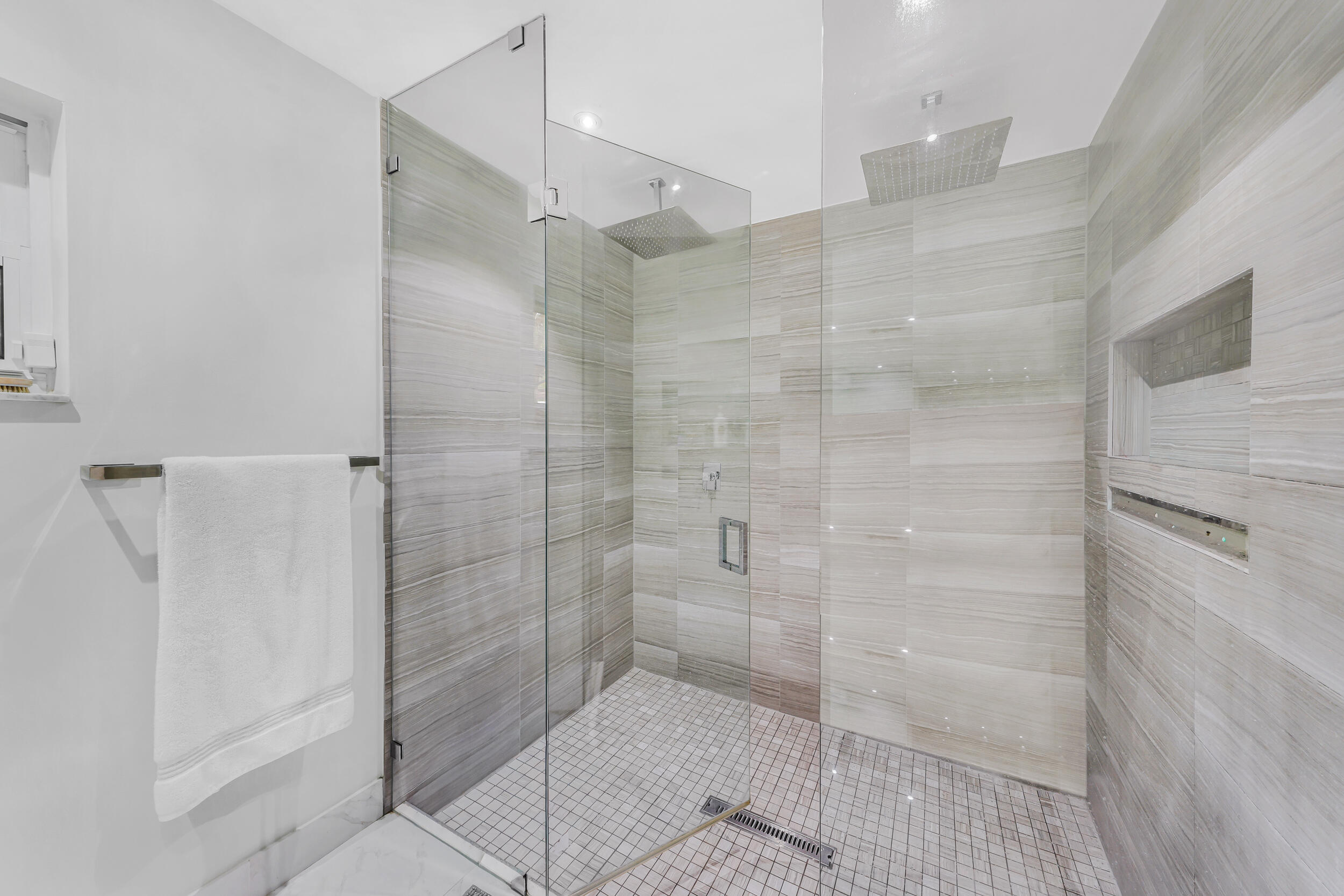 NO 129 PALM-AIRE COUNTRY CLUB - Residential