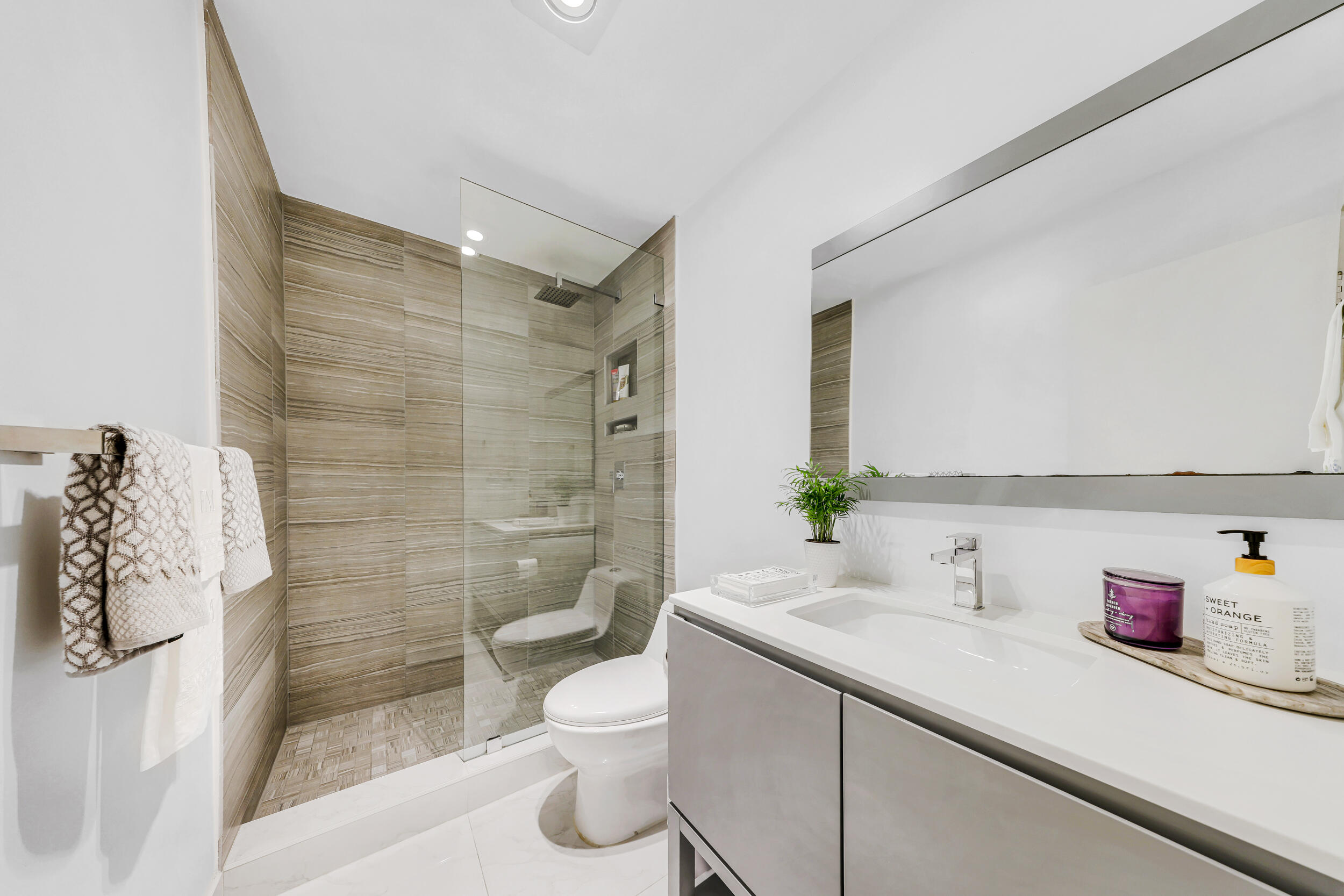 NO 129 PALM-AIRE COUNTRY CLUB - Residential