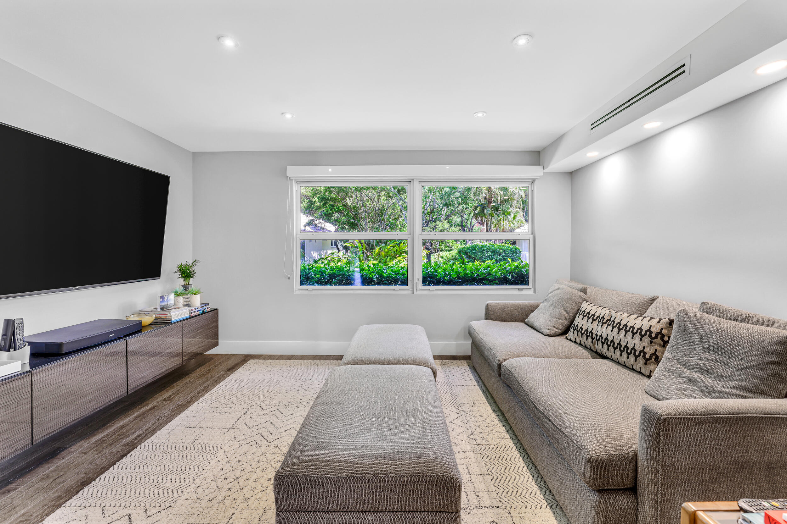 NO 129 PALM-AIRE COUNTRY CLUB - Residential