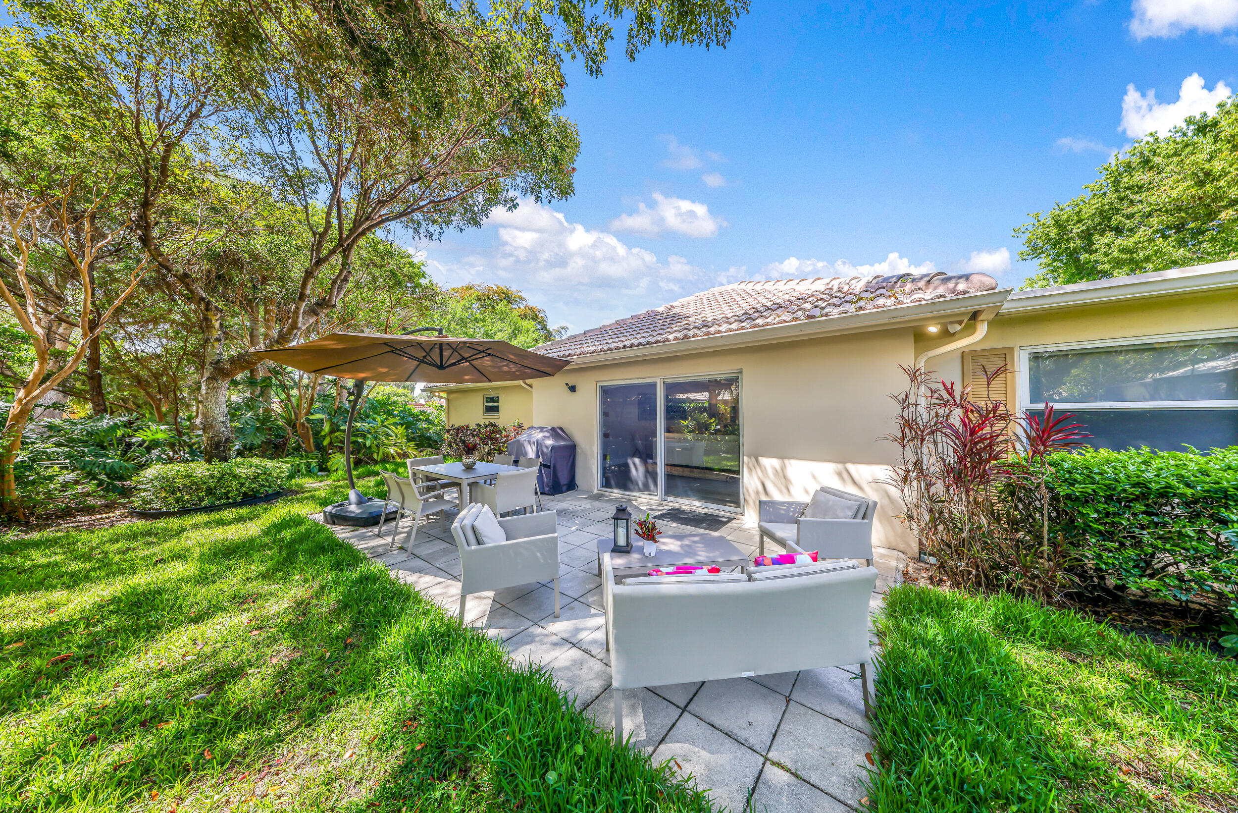 NO 129 PALM-AIRE COUNTRY CLUB - Residential