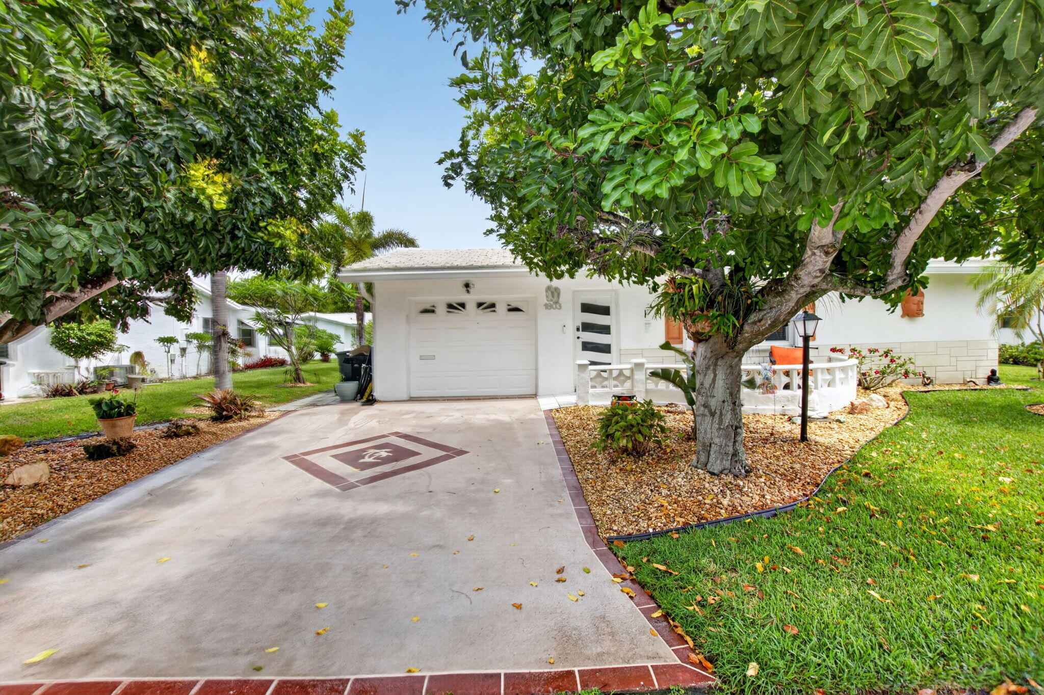 PALM BEACH LEISUREVILLE SEC 10 - Residential