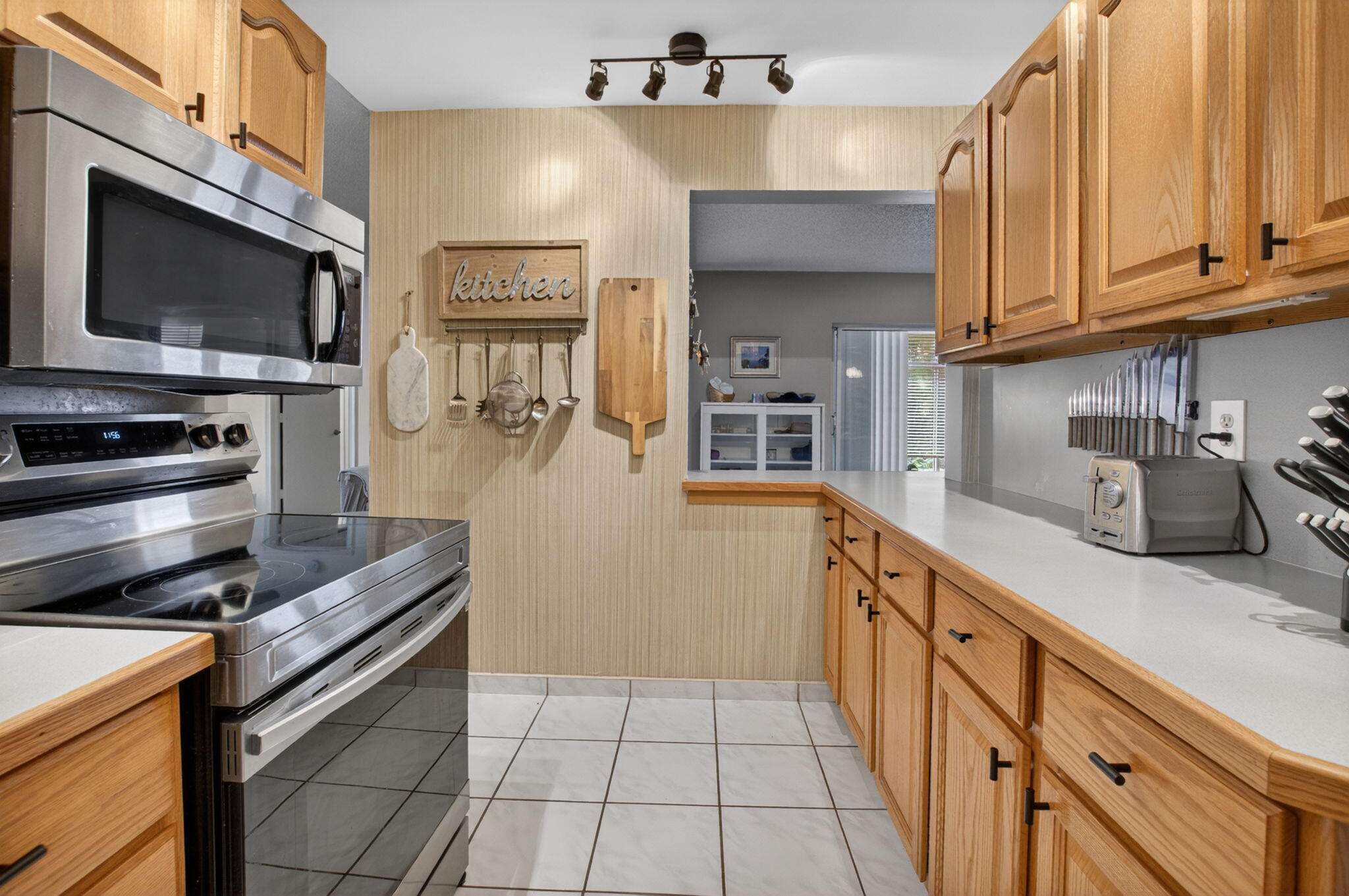 PALM BEACH LEISUREVILLE SEC 10 - Residential