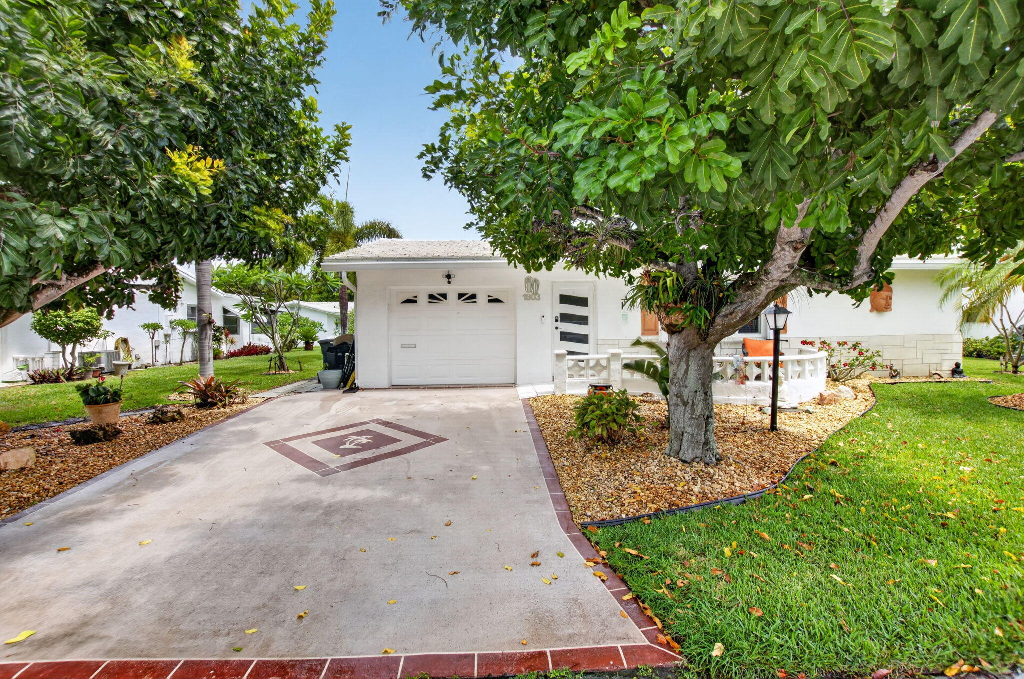 PALM BEACH LEISUREVILLE SEC 10 - Residential