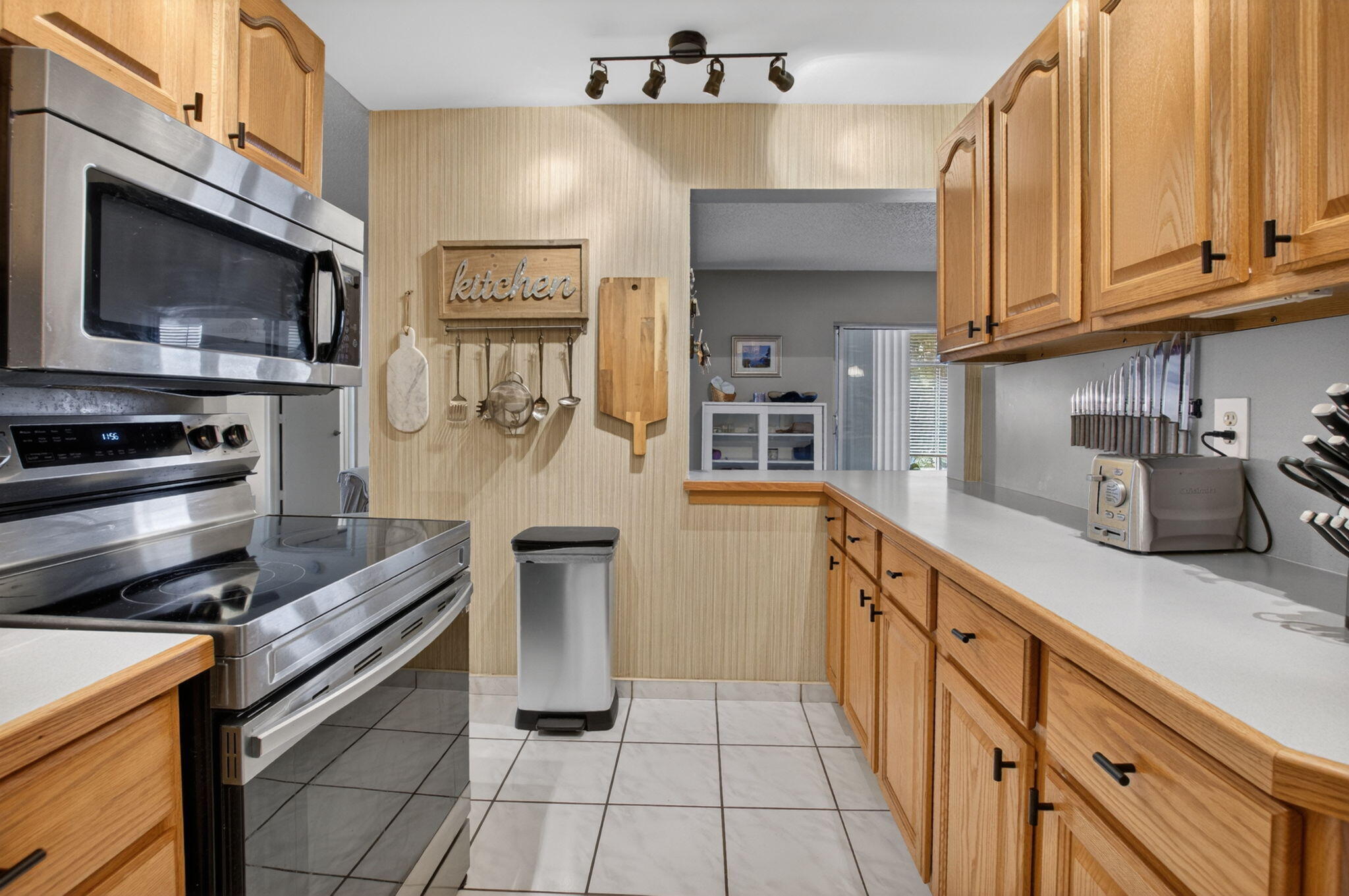 PALM BEACH LEISUREVILLE SEC 10 - Residential