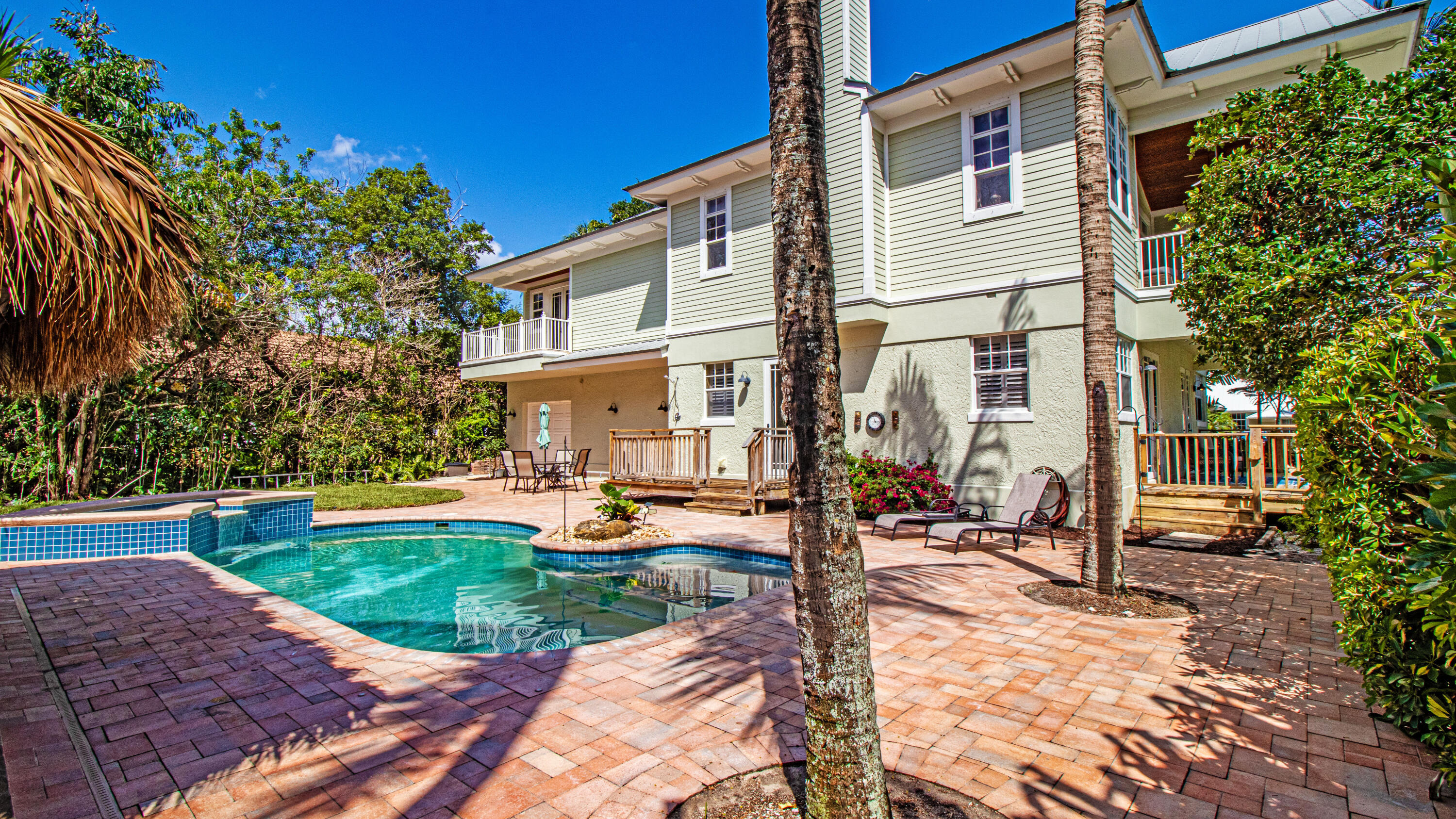 5592 SE Reef Way