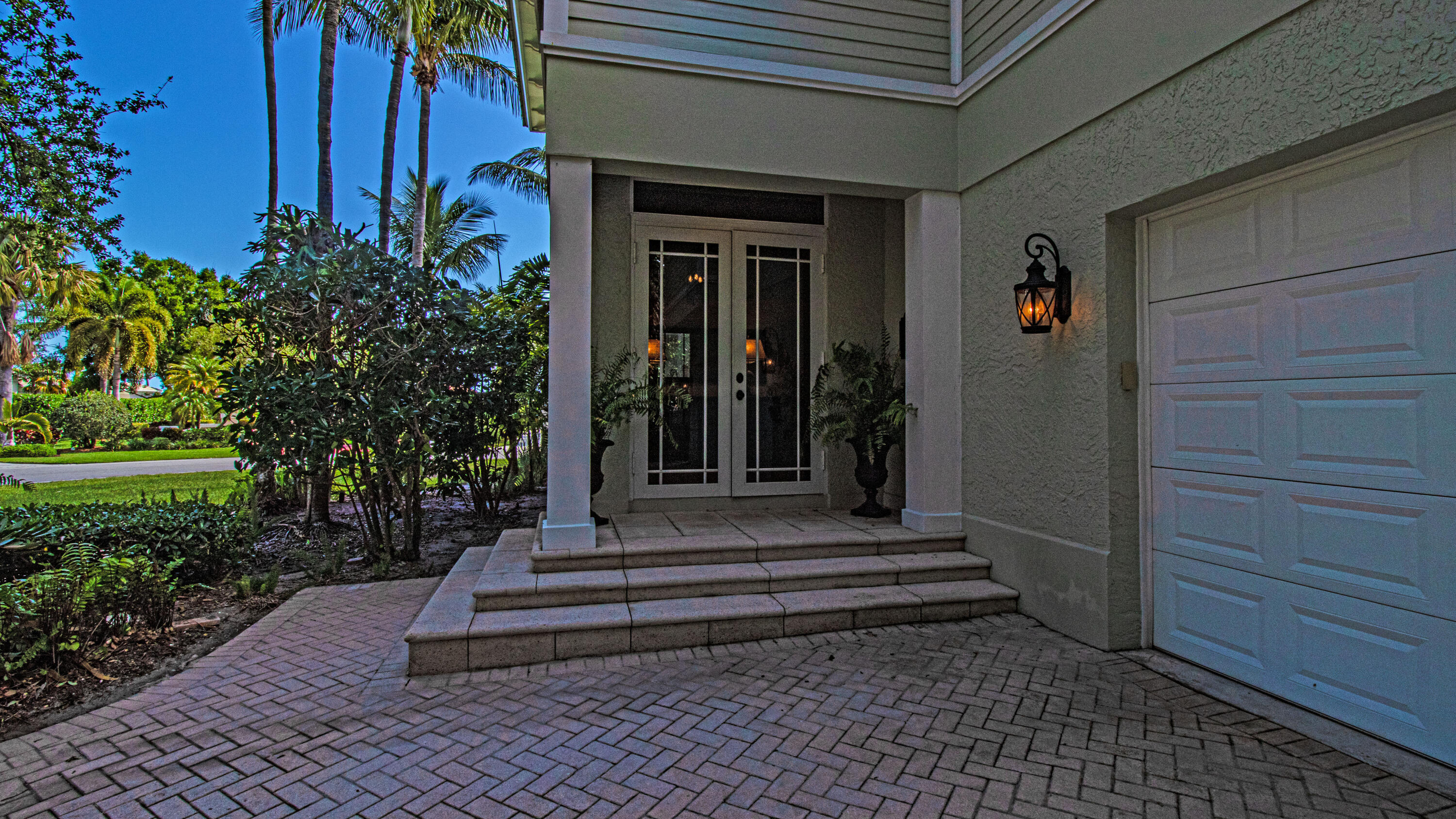 THE REEF (AKA COLONY OF ROCKY POINT) - Residential