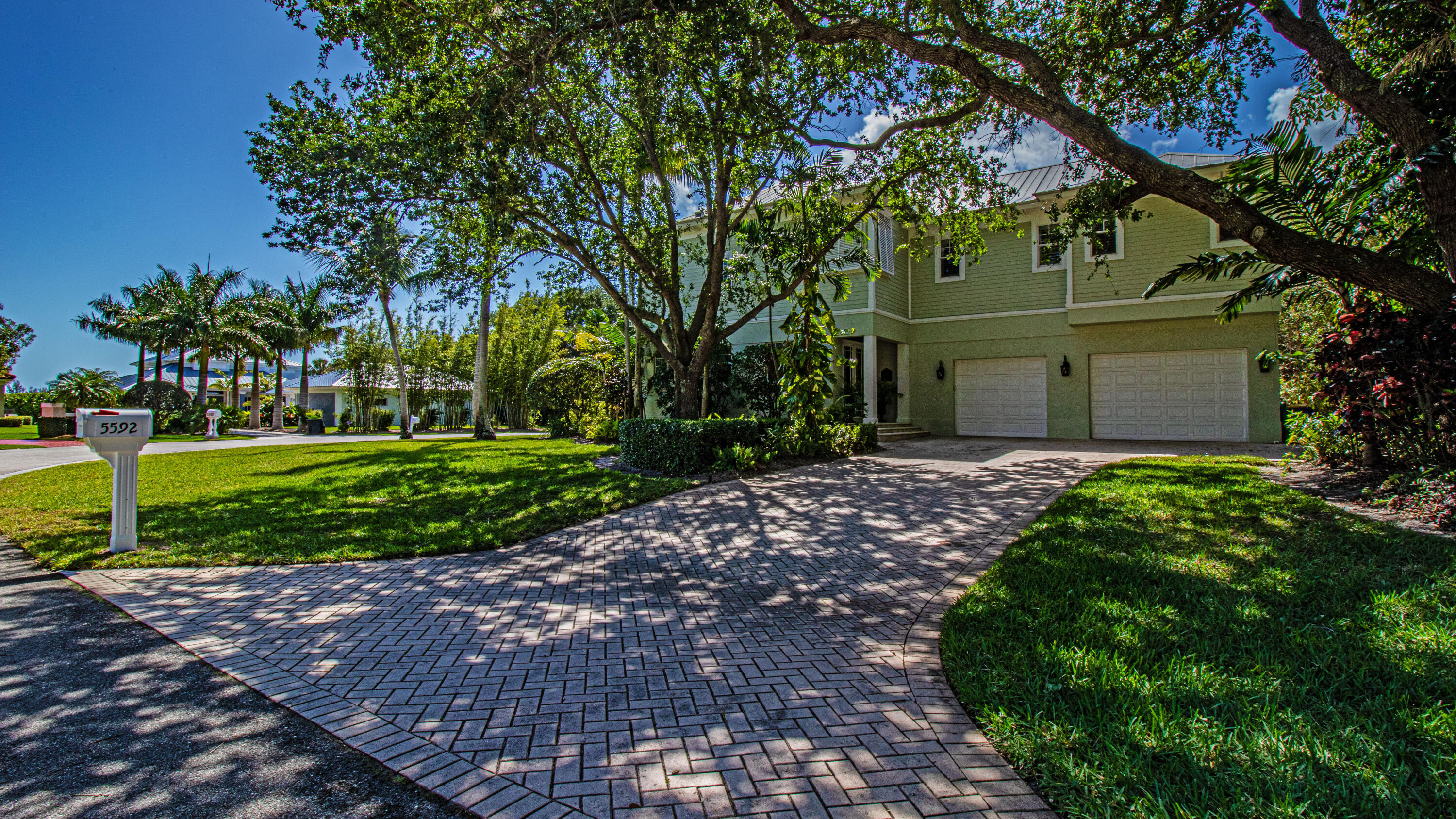 THE REEF (AKA COLONY OF ROCKY POINT) - Residential
