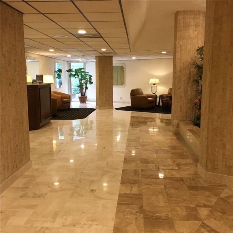 Country Club Towers - Residential