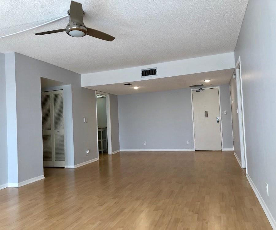 Country Club Towers - Residential